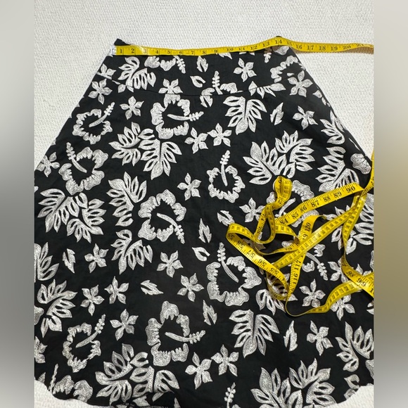 Lafayette 148 New York Size 8 Black Linen White Floral Embroidered A-Line Skirt - Picture 7 of 10